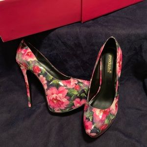 Floral platform shoes gently used